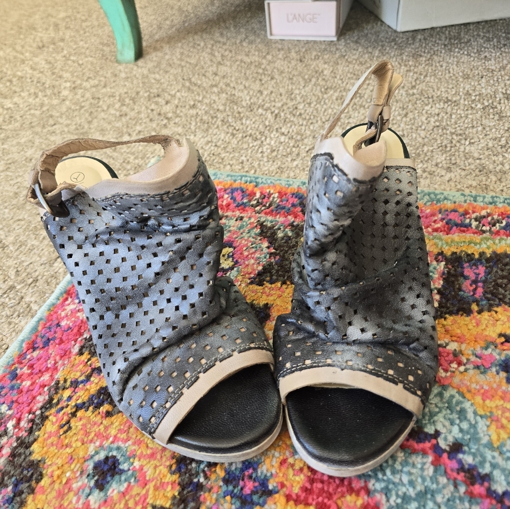 Unity Indiversity Sandals - image 1